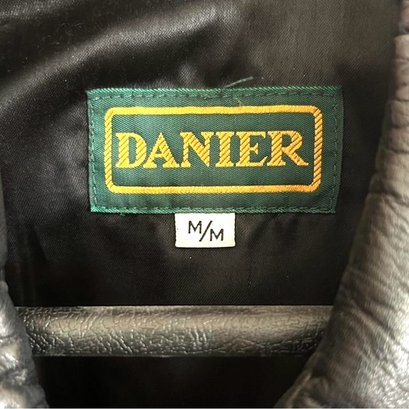 *SOLD* Danier Leather Jacket Bomber Style - Picture 5 of 5